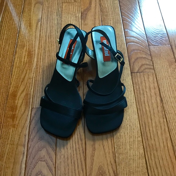 Unlisted Kitten Heels <3 - Picture 4 of 5